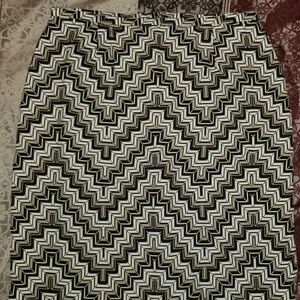 Ann Taylor Knee Length Skirt. Size 6